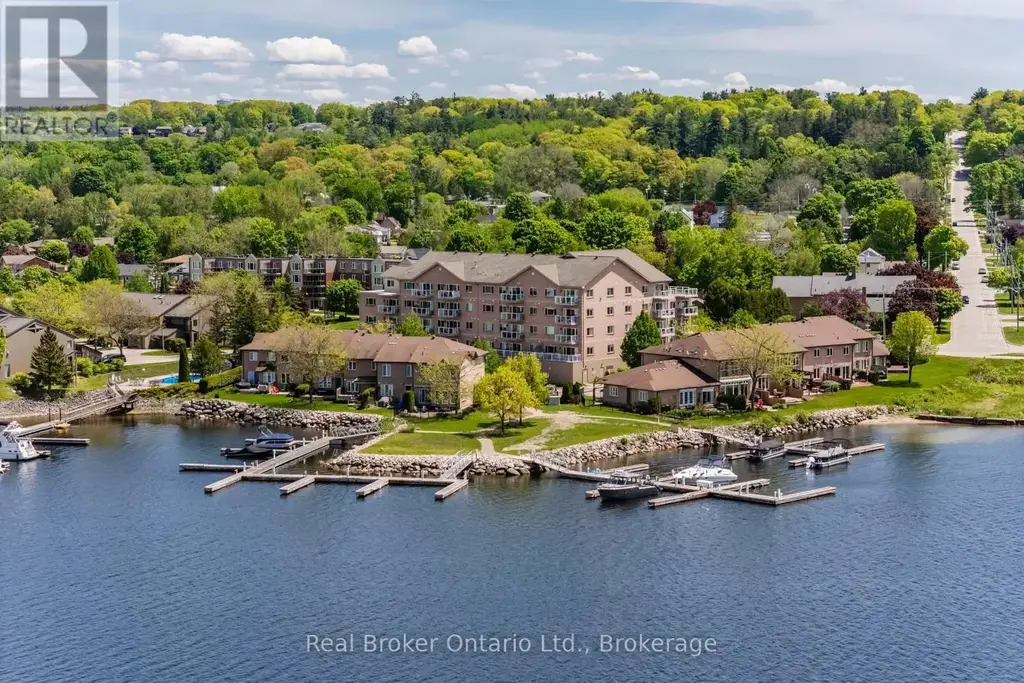 302 - 4 Beck Boulevard, Penetanguishene